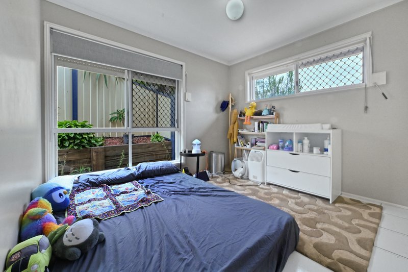 Photo - 49 Copperfield Drive, Eagleby QLD 4207 - Image 12