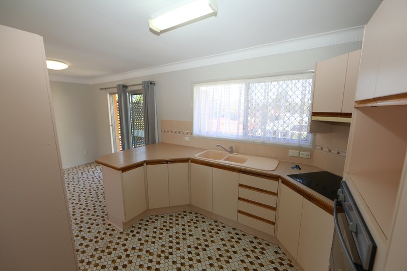 Photo - 49 Cornflower Street, Mansfield QLD 4122 - Image 3