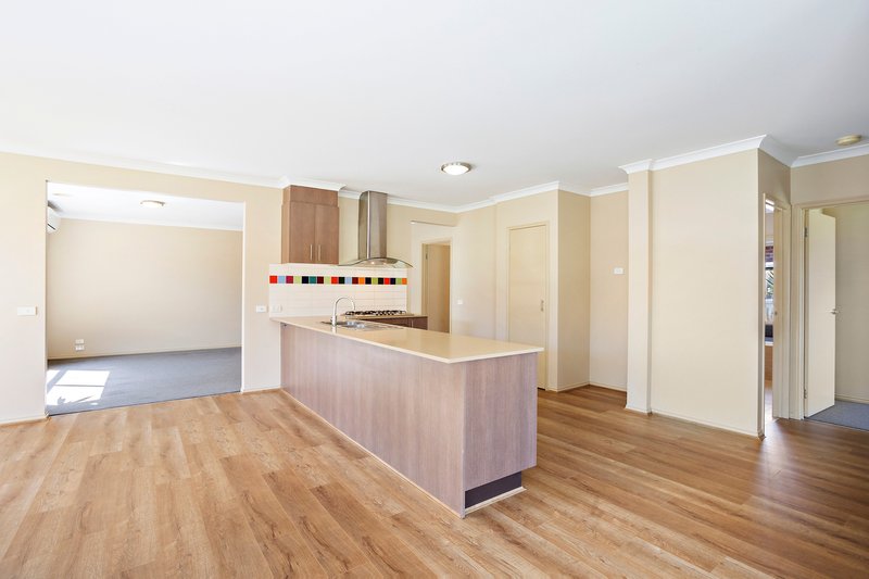 Photo - 49 Coulthard Crescent, Doreen VIC 3754 - Image 4