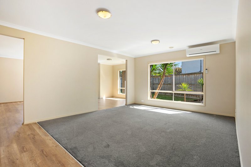 Photo - 49 Coulthard Crescent, Doreen VIC 3754 - Image 5