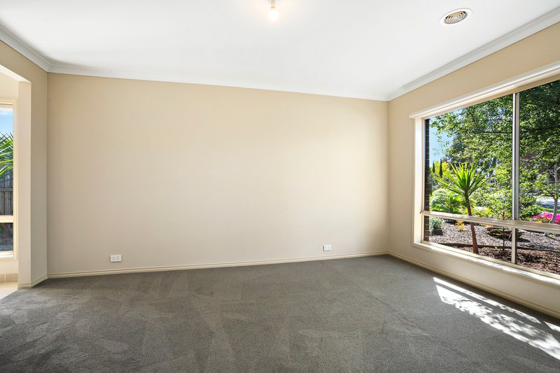 Photo - 49 Coulthard Crescent, Doreen VIC 3754 - Image 7