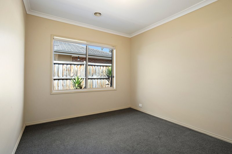 Photo - 49 Coulthard Crescent, Doreen VIC 3754 - Image 9