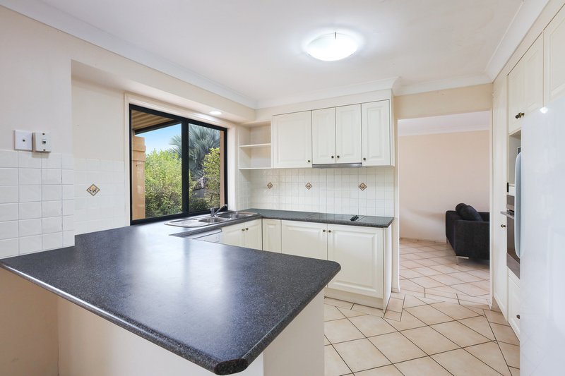 Photo - 49 Crestwood Drive, Molendinar QLD 4214 - Image 5