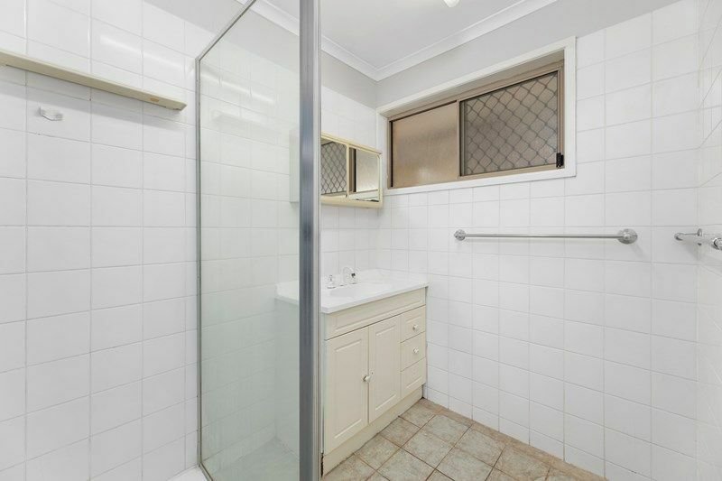 Photo - 49 Cudgee Street, Redbank Plains QLD 4301 - Image 5