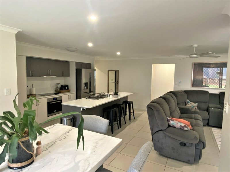 Photo - 49 Darryl Crescent, Kingaroy QLD 4610 - Image 6