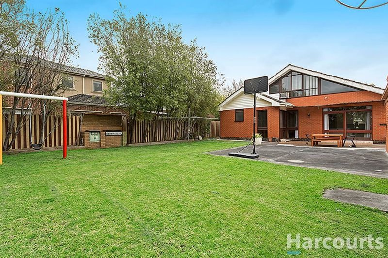 Photo - 49 Delmore Crescent, Glen Waverley VIC 3150 - Image 10