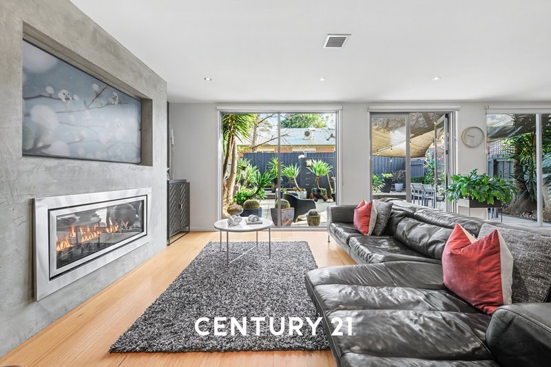 Photo - 49 Derring Lane, Cheltenham VIC 3192 - Image 2