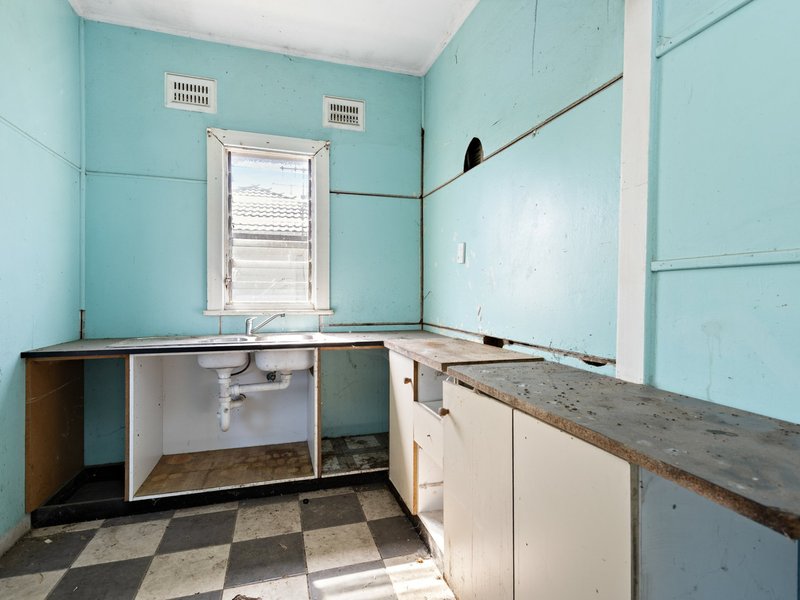 Photo - 49 Desmond Street, Cessnock NSW 2325 - Image 4