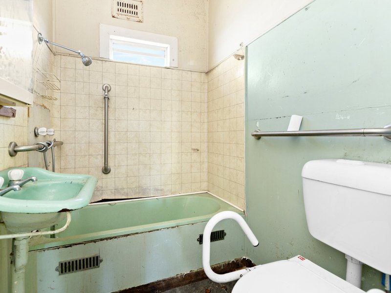 Photo - 49 Desmond Street, Cessnock NSW 2325 - Image 6