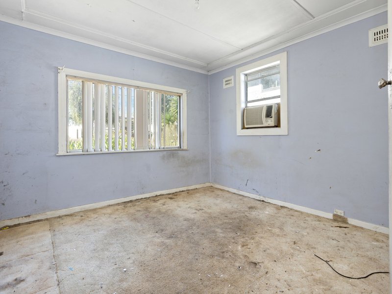 Photo - 49 Desmond Street, Cessnock NSW 2325 - Image 11