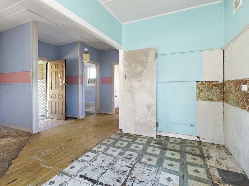 Photo - 49 Desmond Street, Cessnock NSW 2325 - Image 12