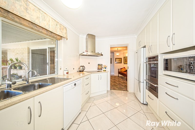 Photo - 49 Dolphin Drive, Bongaree QLD 4507 - Image 6