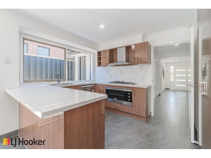 49 Dorchester Street, Craigieburn VIC 3064