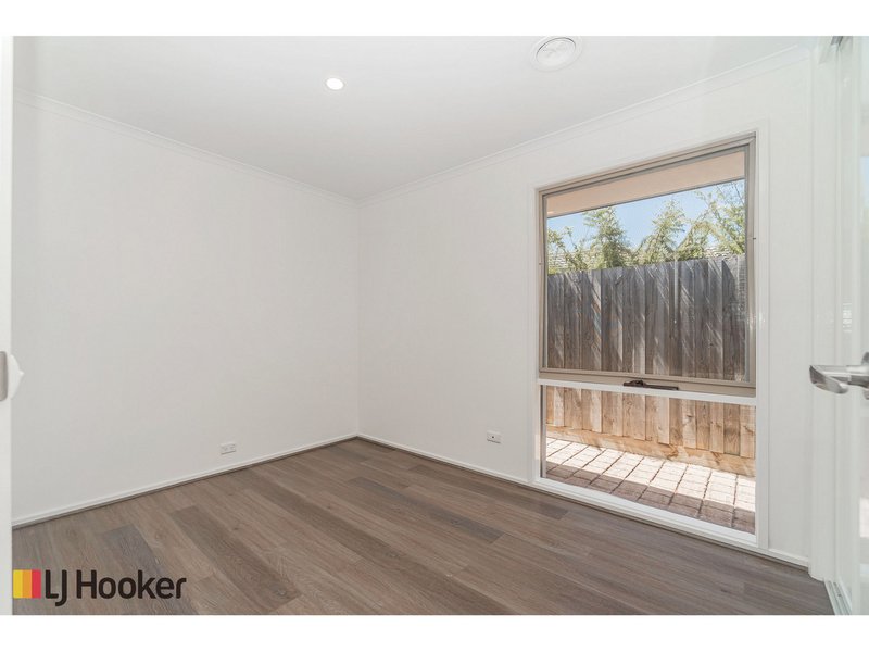 Photo - 49 Dorchester Street, Craigieburn VIC 3064 - Image 16