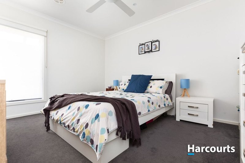 Photo - 49 Elmtree Crescent, Clyde North VIC 3978 - Image 6