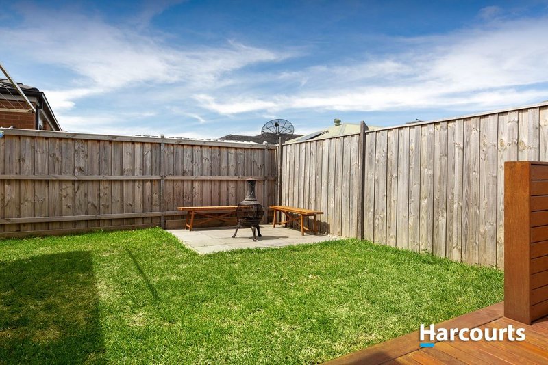 Photo - 49 Elmtree Crescent, Clyde North VIC 3978 - Image 11