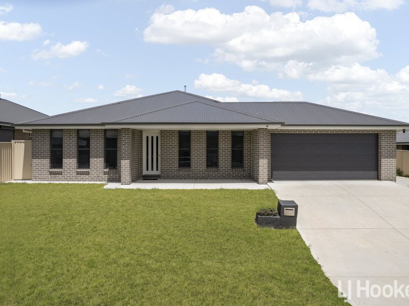 49 Emerald Drive, Kelso NSW 2795