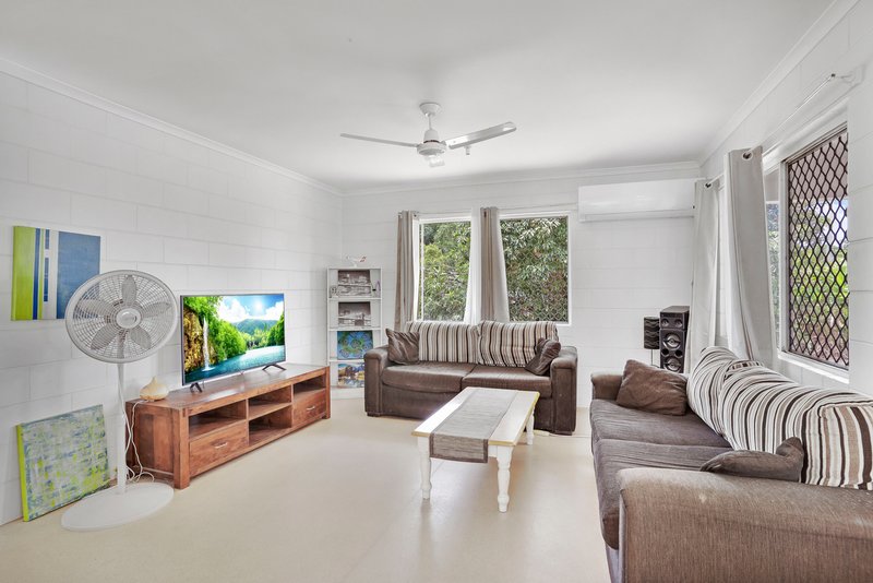 Photo - 49 Enmore Street, Manoora QLD 4870 - Image 3