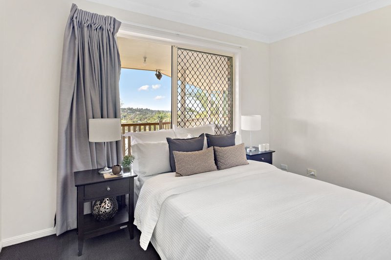 Photo - 49 Falconglen Place, Ferny Grove QLD 4055 - Image 10