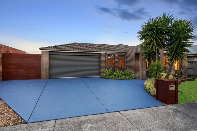 Photo - 49 Fallingwater Drive, Pakenham VIC 3810 - Image 2