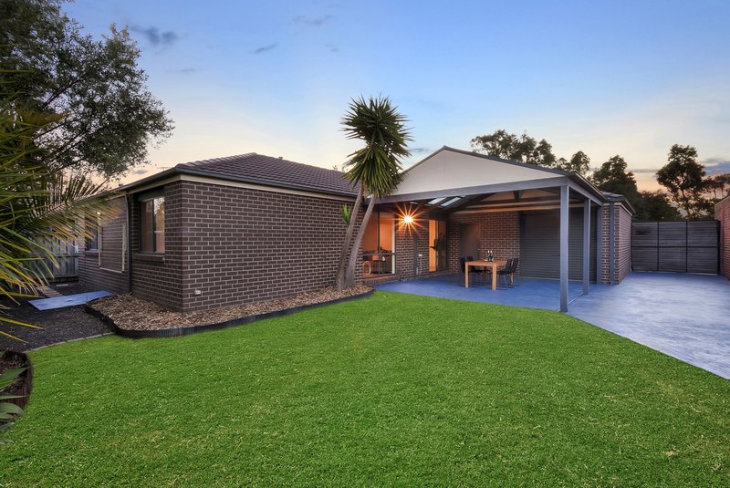 Photo - 49 Fallingwater Drive, Pakenham VIC 3810 - Image 15