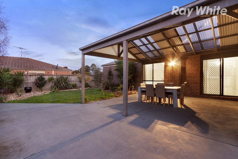 Photo - 49 Fallingwater Drive, Pakenham VIC 3810 - Image 9