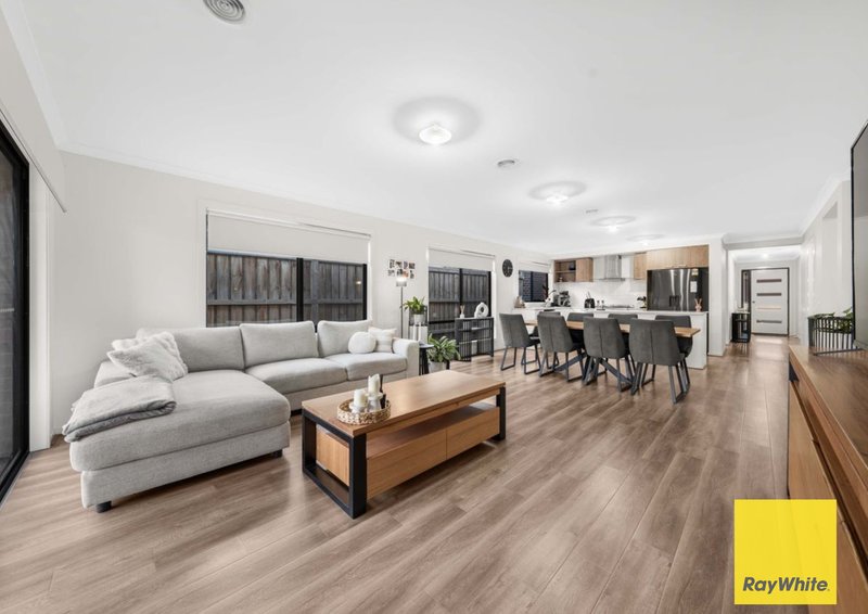 Photo - 49 Feathertop Crescent, Donnybrook VIC 3064 - Image 3