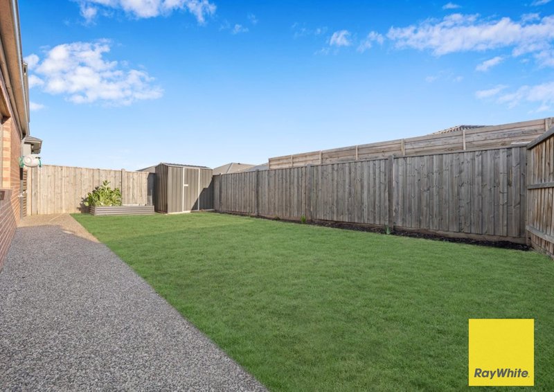 Photo - 49 Feathertop Crescent, Donnybrook VIC 3064 - Image 15