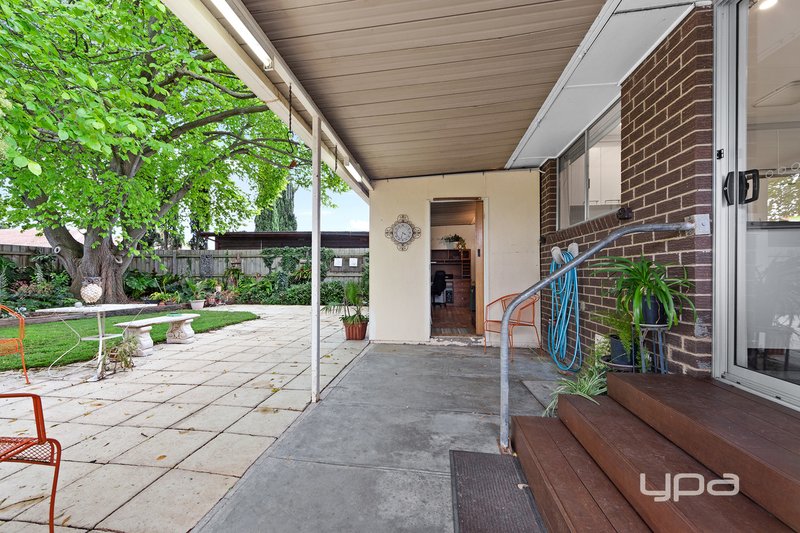 Photo - 49 Ferris Avenue, Deer Park VIC 3023 - Image 11