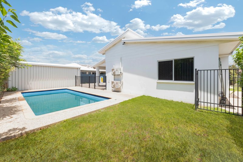 Photo - 49 Firefly Crescent, Ooralea QLD 4740 - Image 14