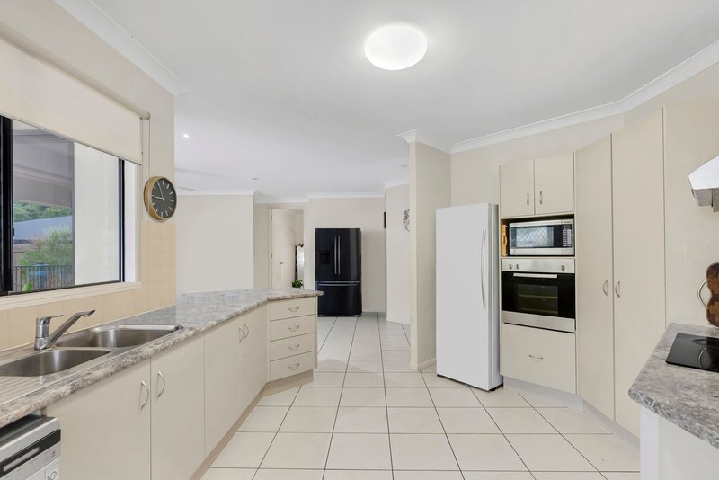 Photo - 49 Fitzmaurice Drive, Bentley Park QLD 4869 - Image 3