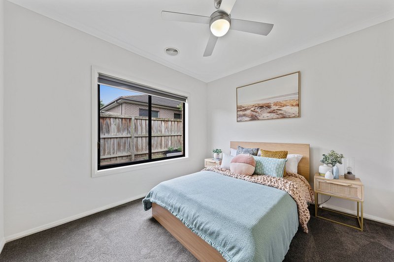 Photo - 49 Flinders Park Drive, Officer VIC 3809 - Image 13