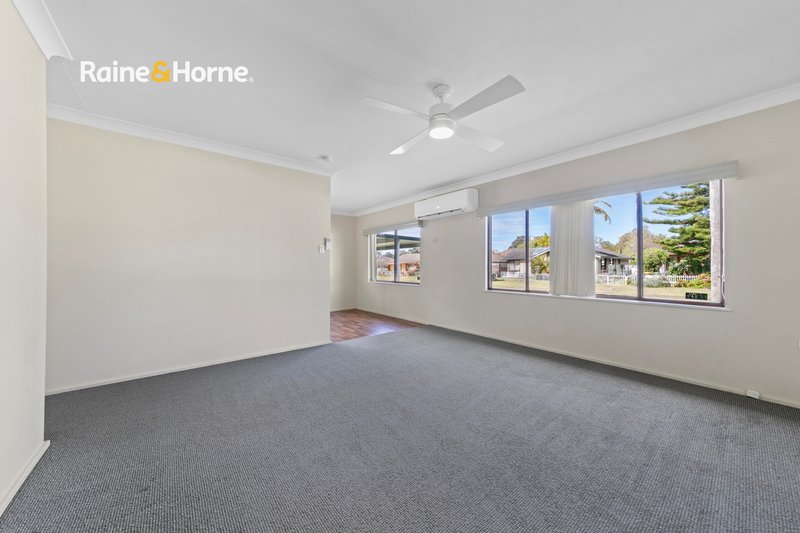 Photo - 49 Florida Avenue, Woy Woy NSW 2256 - Image 4