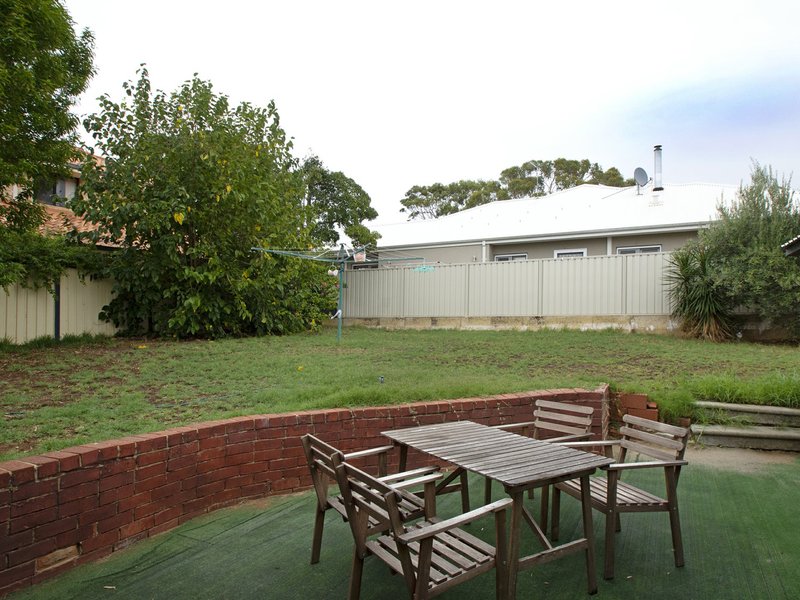 Photo - 49 Francis Avenue, Karrinyup WA 6018 - Image 14