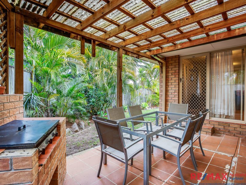 Photo - 49 Galeen Drive, Burleigh Waters QLD 4220 - Image 4