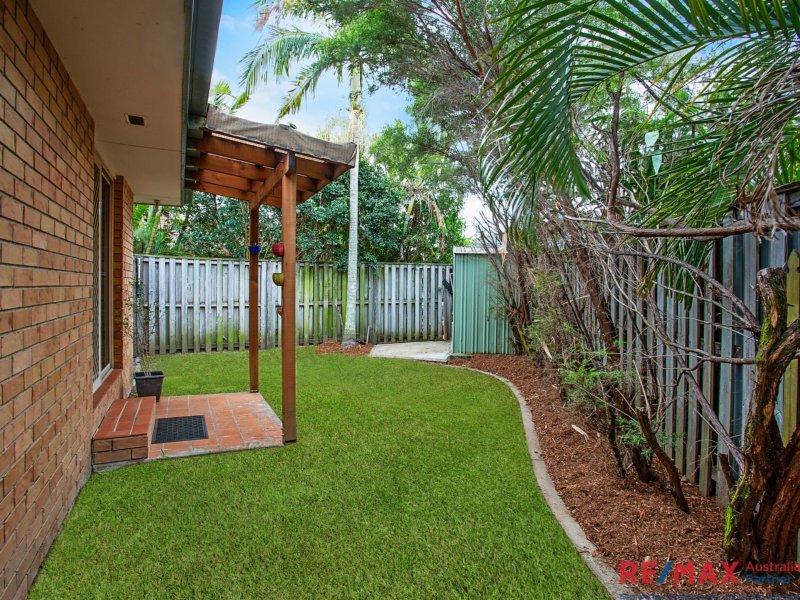 Photo - 49 Galeen Drive, Burleigh Waters QLD 4220 - Image 5