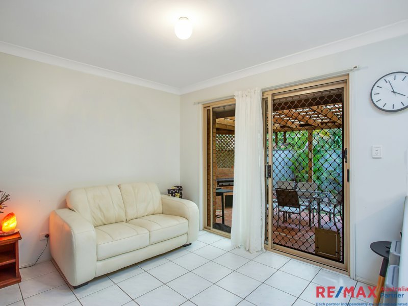 Photo - 49 Galeen Drive, Burleigh Waters QLD 4220 - Image 7