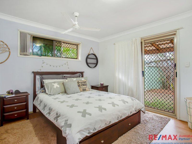 Photo - 49 Galeen Drive, Burleigh Waters QLD 4220 - Image 11