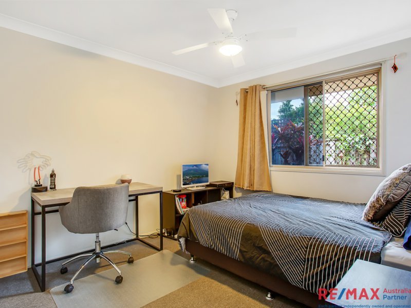 Photo - 49 Galeen Drive, Burleigh Waters QLD 4220 - Image 13