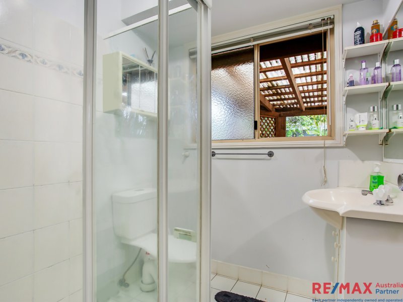 Photo - 49 Galeen Drive, Burleigh Waters QLD 4220 - Image 14