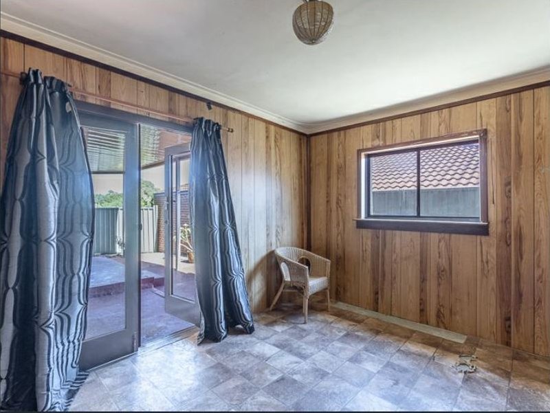 Photo - 49 Galliers Avenue, Armadale WA 6112 - Image 8