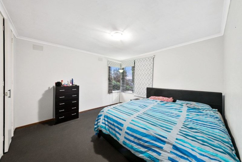 Photo - 49 Gardenia St , Pakenham VIC 3810 - Image 12