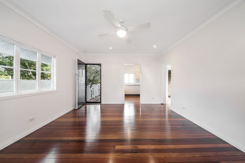 Photo - 49 Gatton Street, Mount Gravatt East QLD 4122 - Image 4