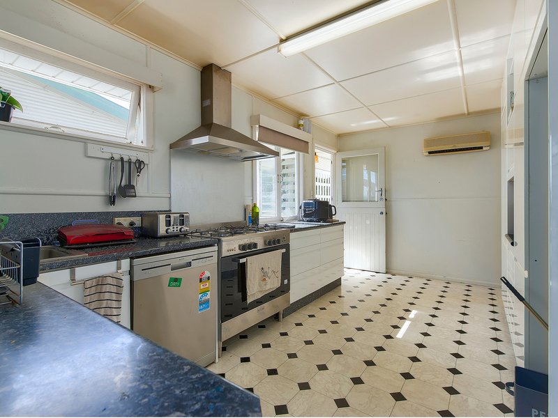 Photo - 49 Gearside Street, Everton Park QLD 4053 - Image 4