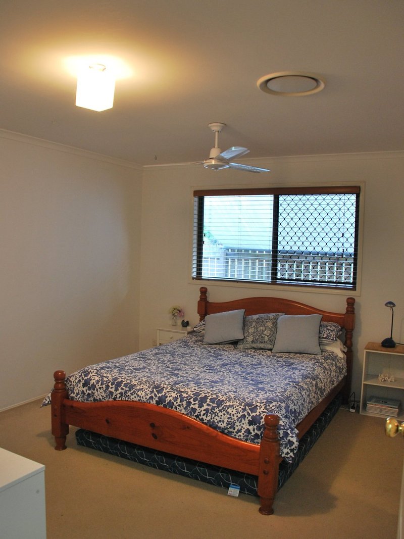 Photo - 49 Geoffrey Thomas Drive, Tannum Sands QLD 4680 - Image 11