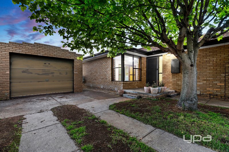 Photo - 49 Gillespie Road, St Albans VIC 3021 - Image 2