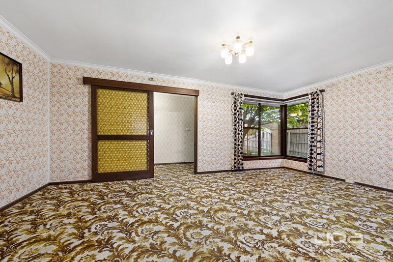 Photo - 49 Gillespie Road, St Albans VIC 3021 - Image 3