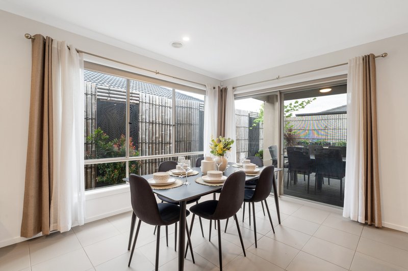 Photo - 49 Ginger Crescent, Mickleham VIC 3064 - Image 5