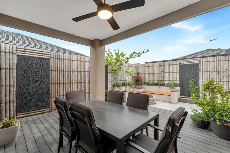 Photo - 49 Ginger Crescent, Mickleham VIC 3064 - Image 11