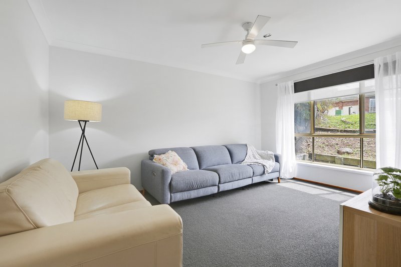 Photo - 49 Gloucester Circuit, Albion Park NSW 2527 - Image 2